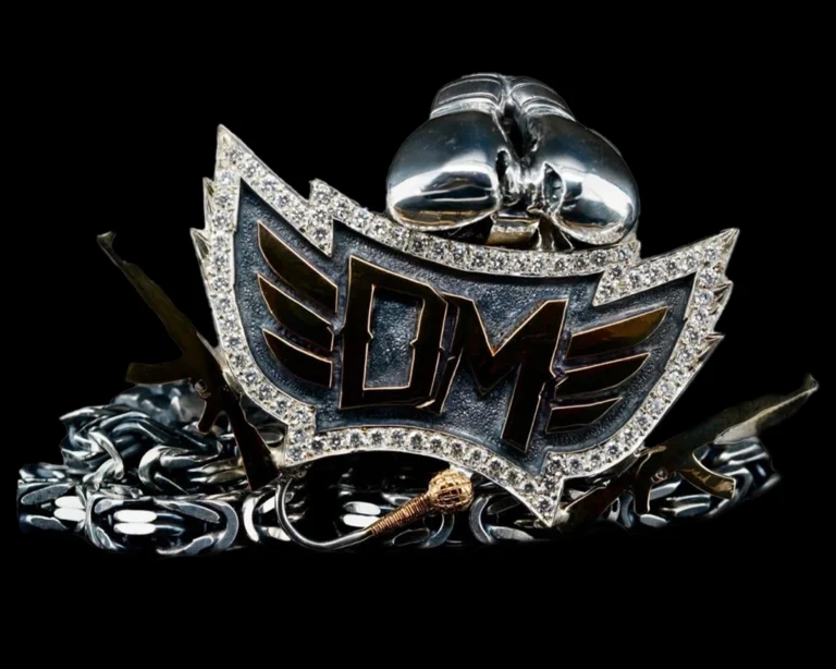 Naszyjnik dla Romana Bosskiego z Drużyny Mistrzów