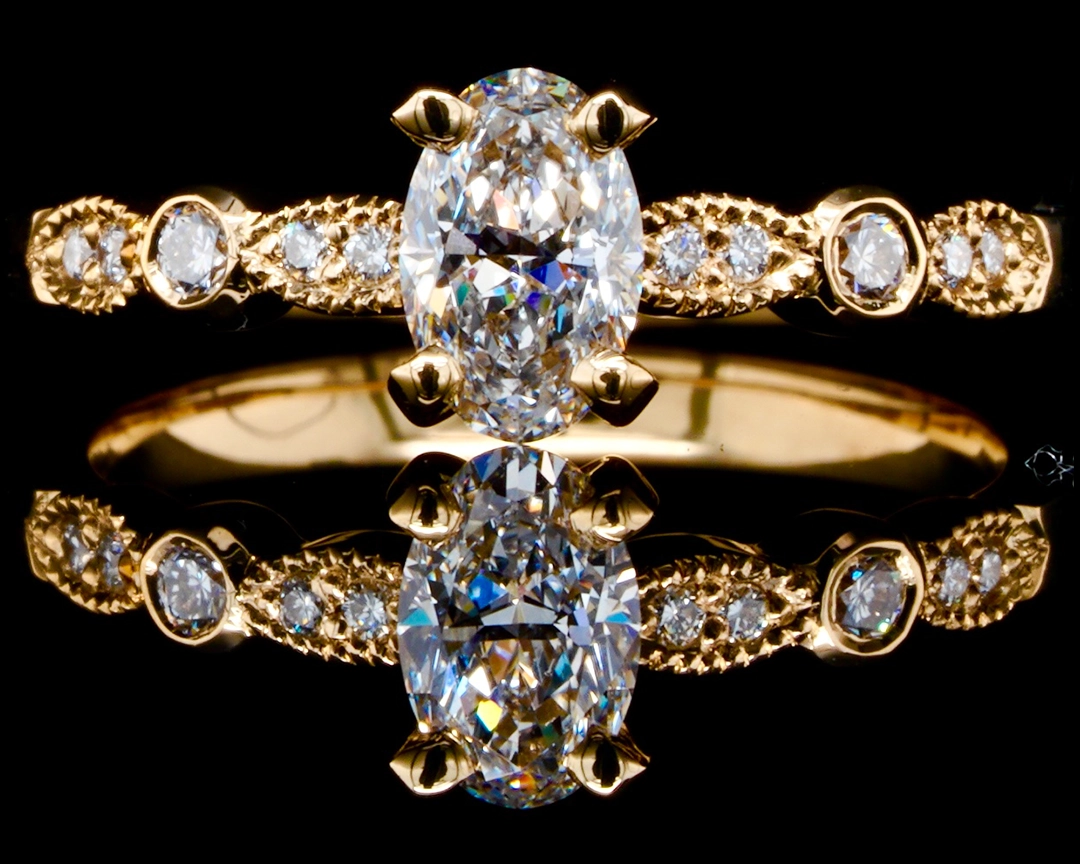 Pierścionek z diamentem owalnym w stylu Art Deco