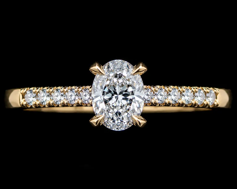 Pierścionek z diamentem owalnym 0.4 ct