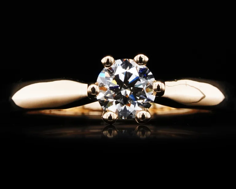 Klasyczny pierścionek z diamentem 0.51 ct