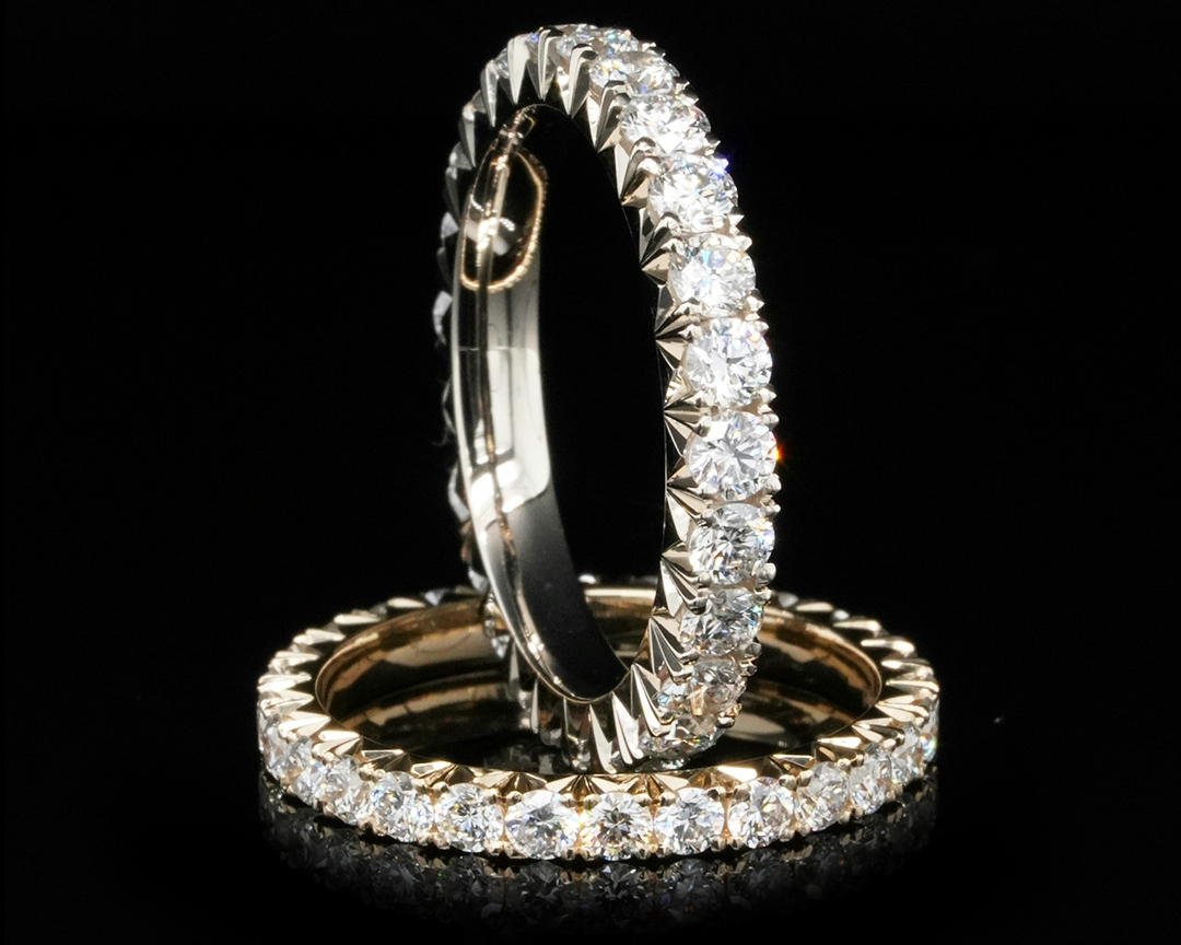 Obrączki z żółtego oraz białego złota 585 wysadzane naturalnymi diamentami